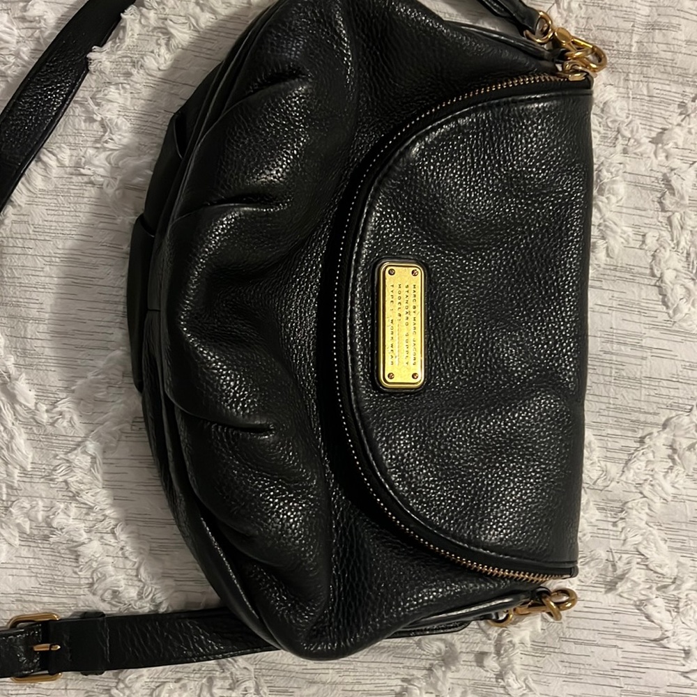 Like New Marc by Marc Jacobs Crossbody in black